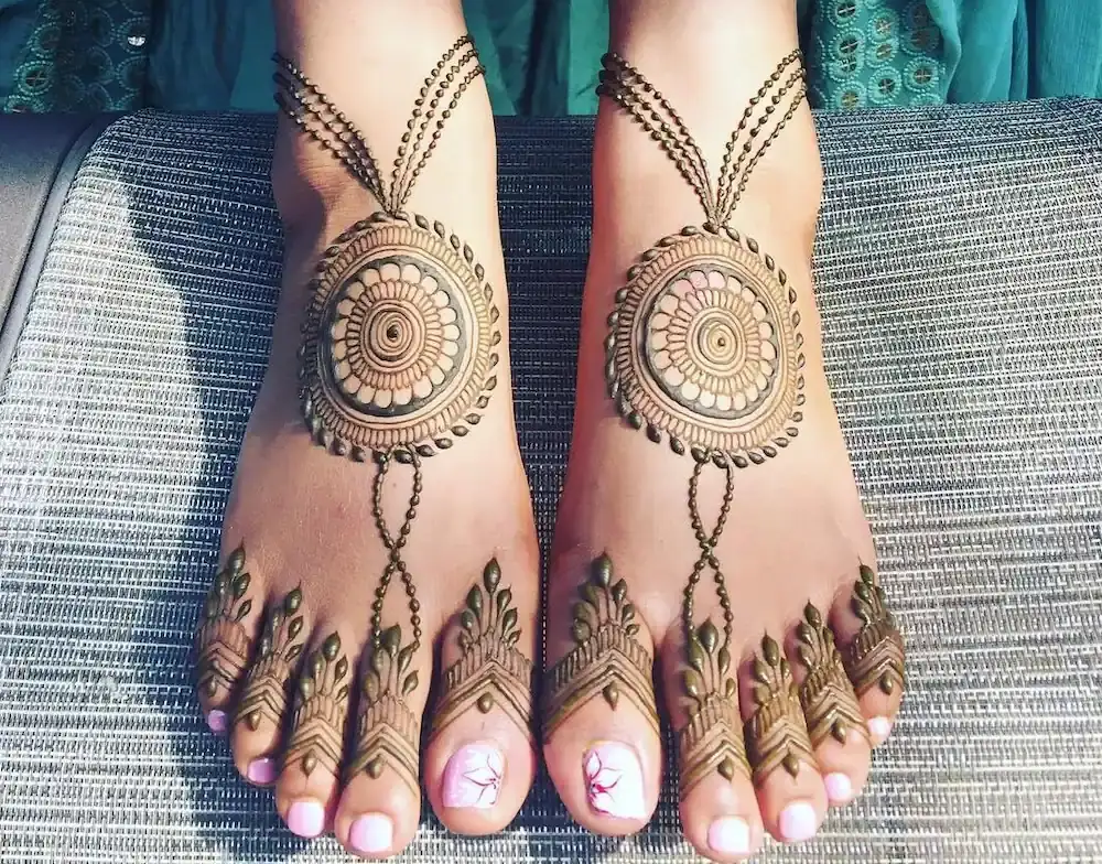 Circular Motifs Leg Mehndi Designs