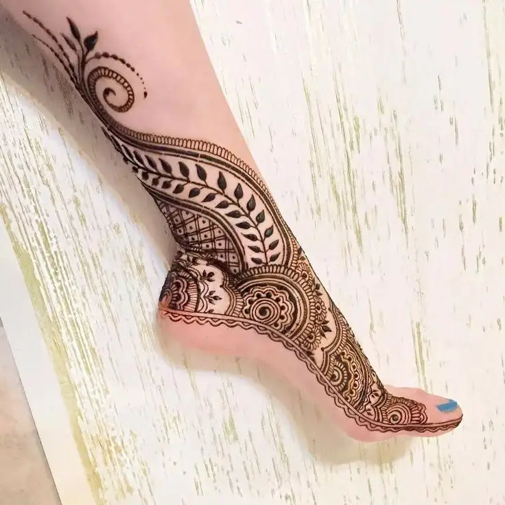 Geometric Patterns Mehndi Design