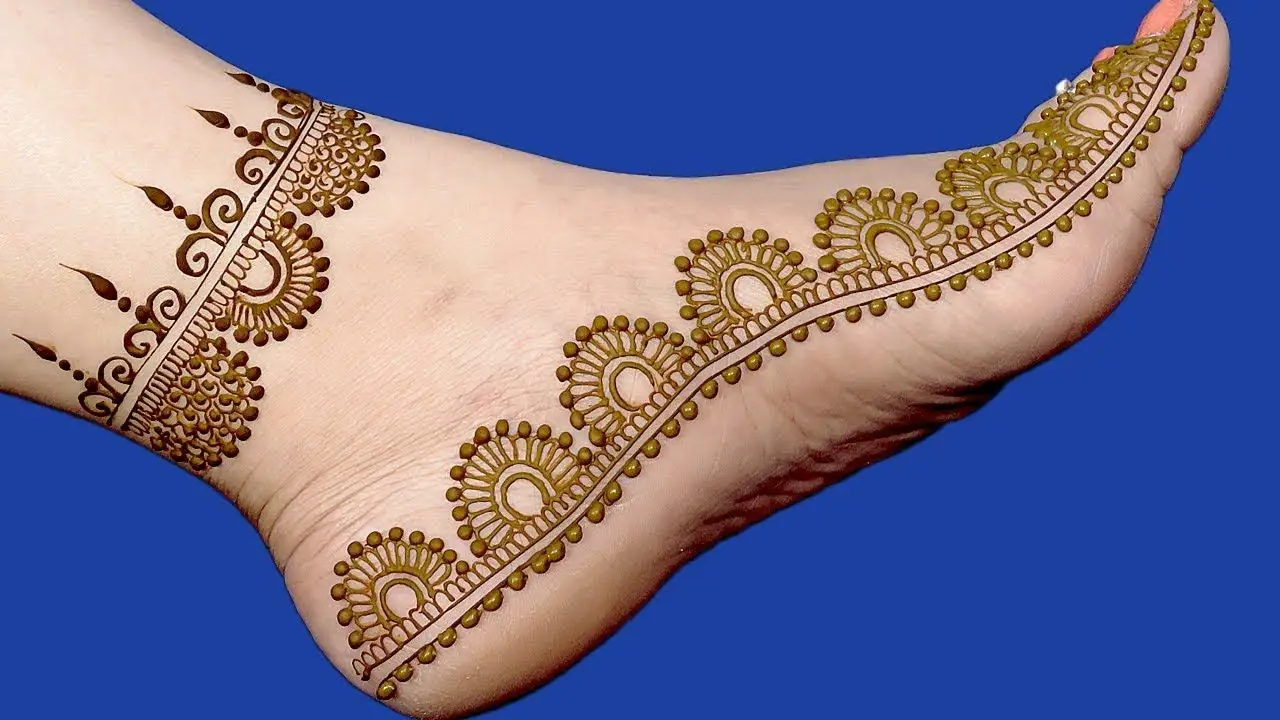 Hamsa Mehndi Designs for Leg