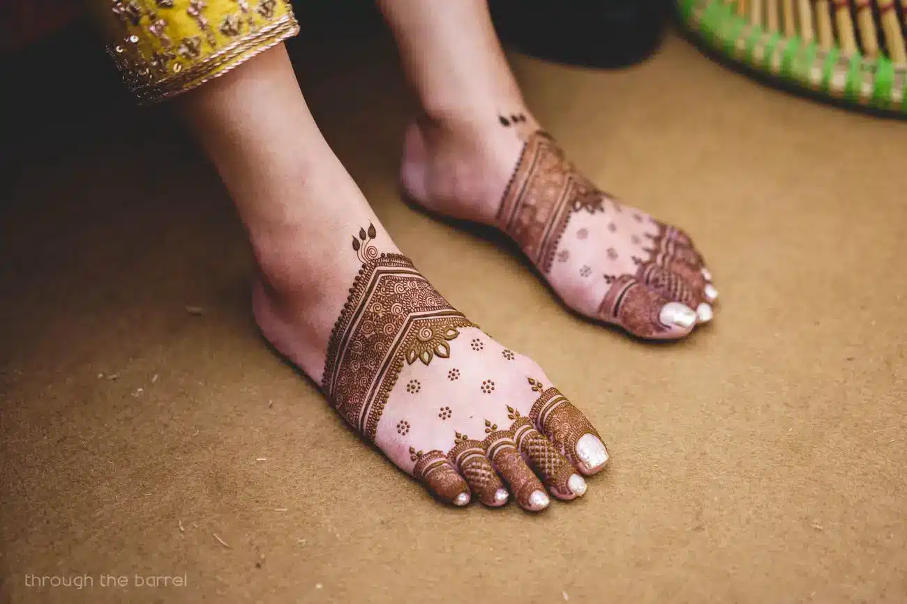 Half Leg Mehndi Design