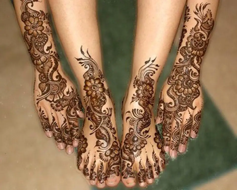 Full Leg Mehndi Design