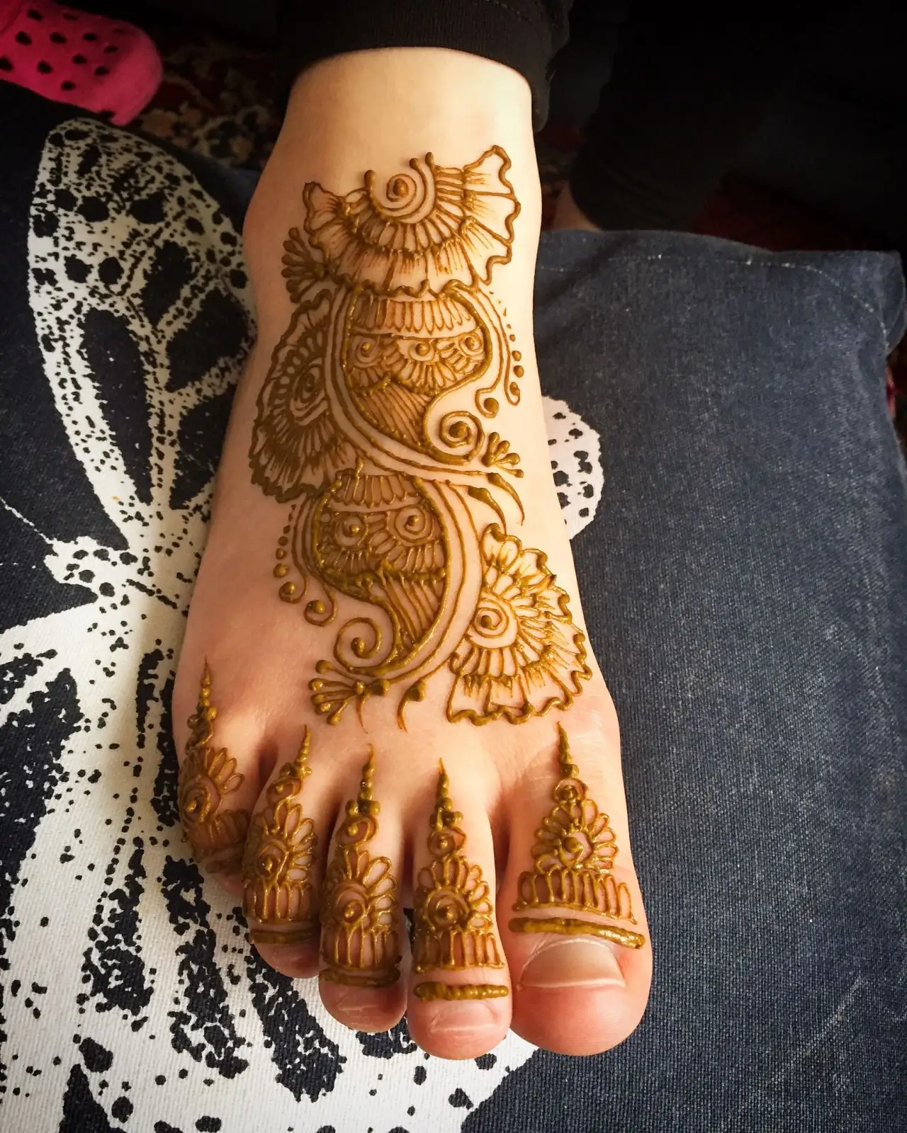 Simple Leg Mehndi Designs