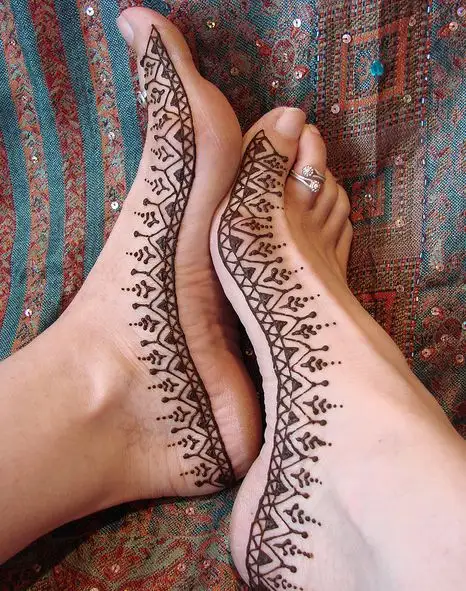 Dot and Line Patterns mehndi designs