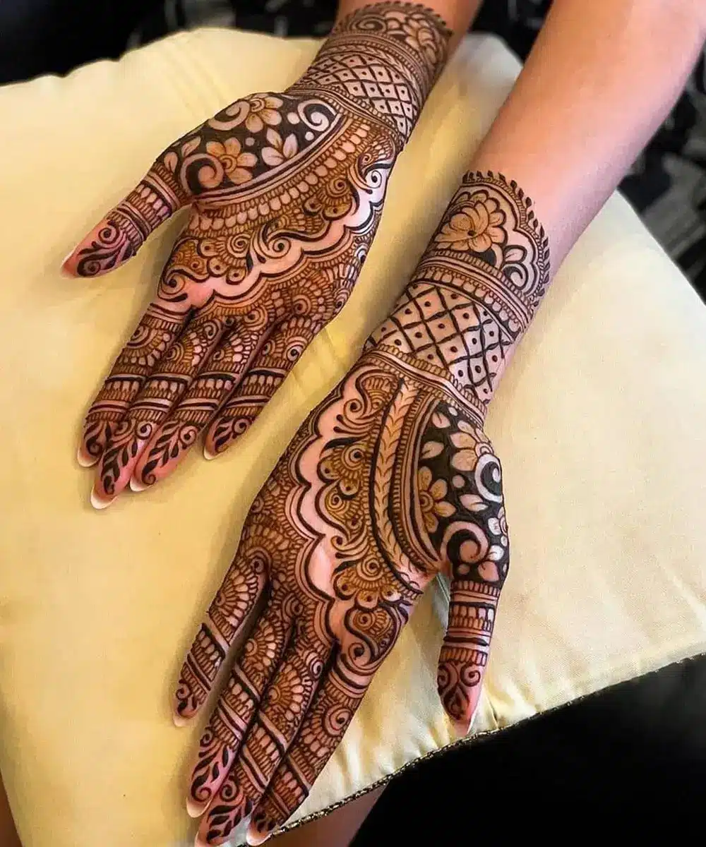 stylish front hand mehndi design