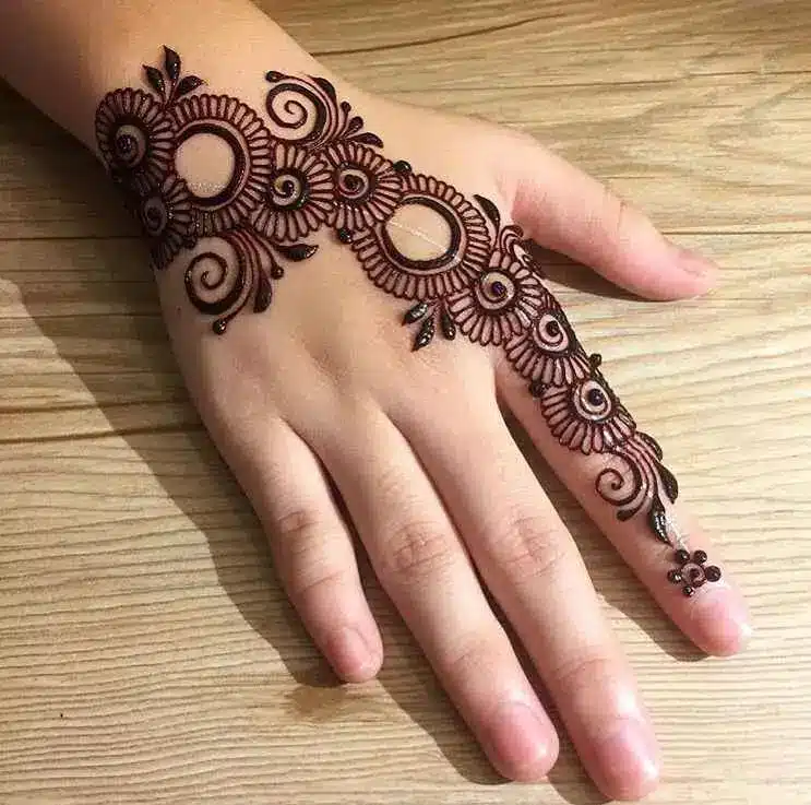 stylish back hand mehndi designs