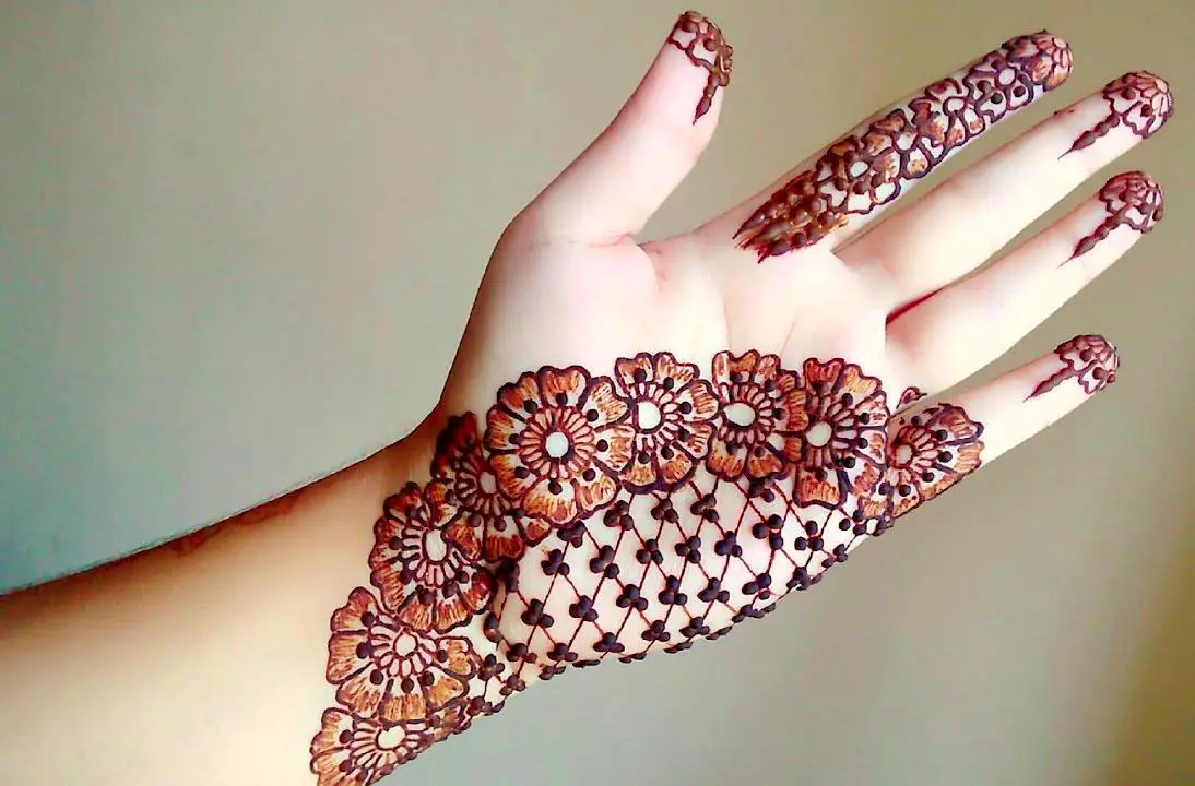 Lovely Flower mehndi Design 