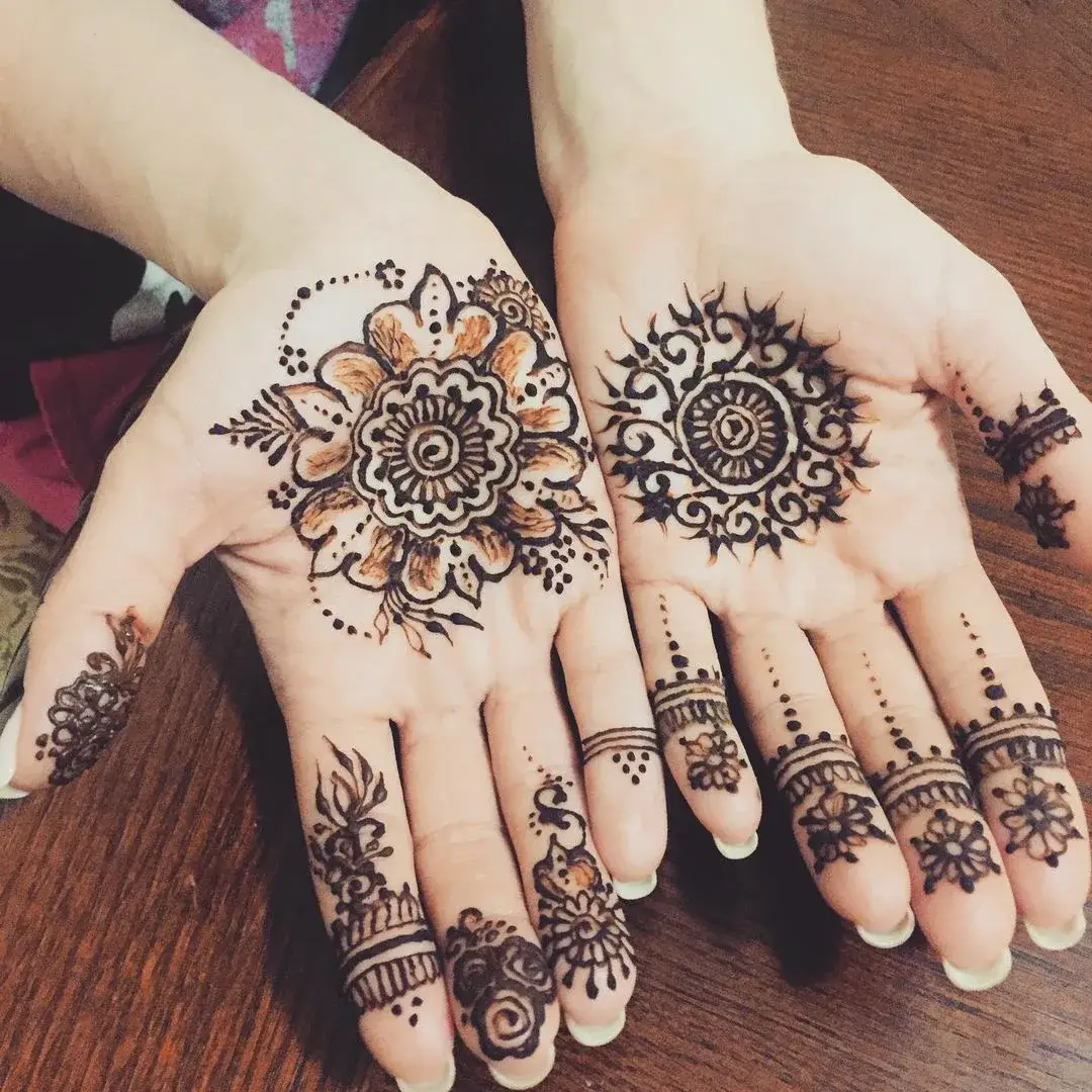 front hand simple mehndi design