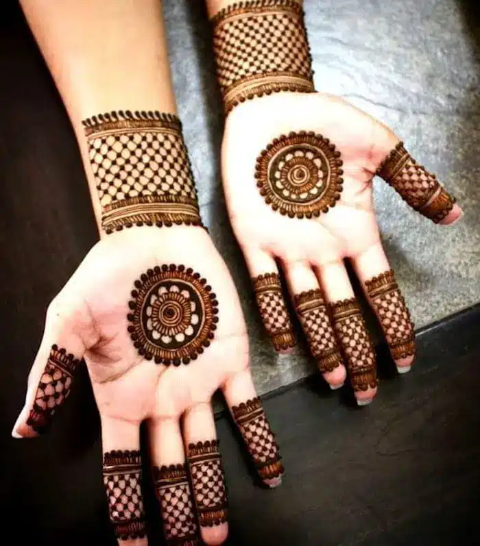 front hand simple mehndi design