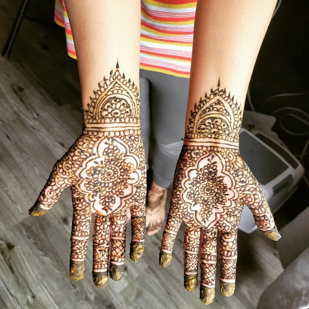 mehandi designs simple front hand