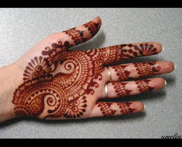 Bold front hand mehndi design