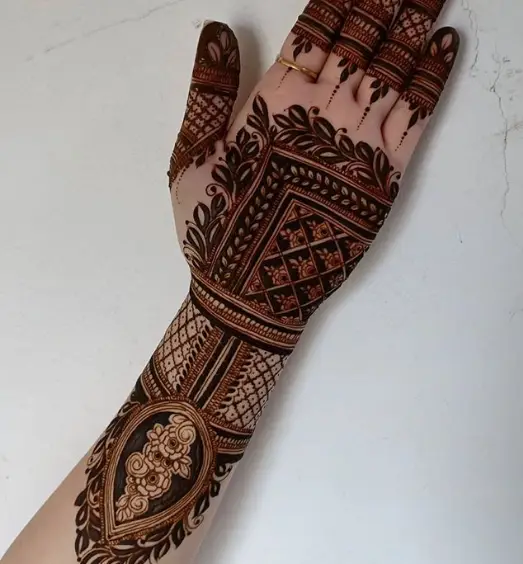 Front Hand Square Mehndi Design