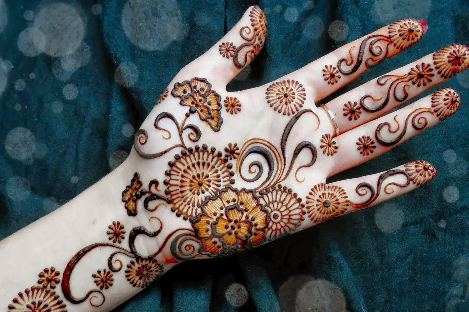 Front Hand Long Mehndi Design