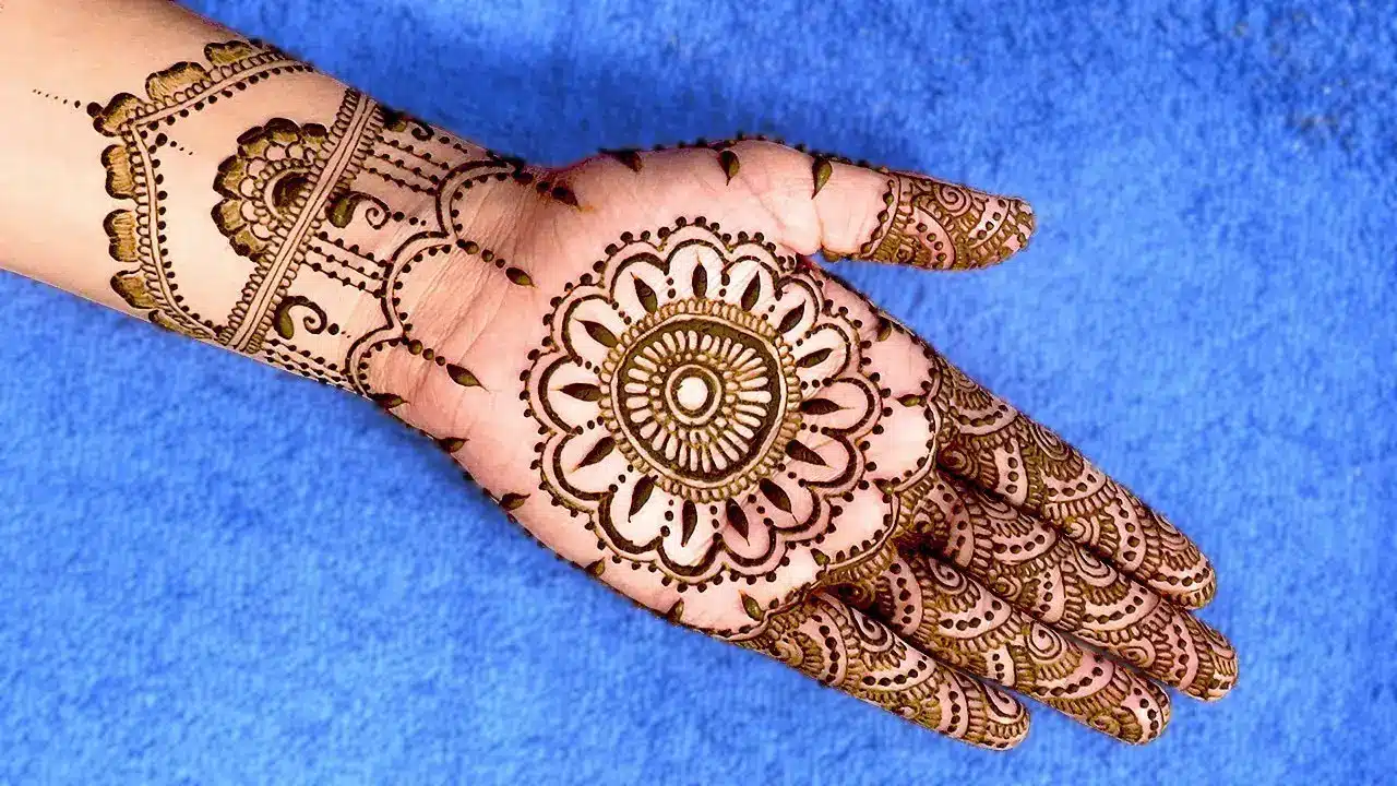 Aesthetic Mehndi Design