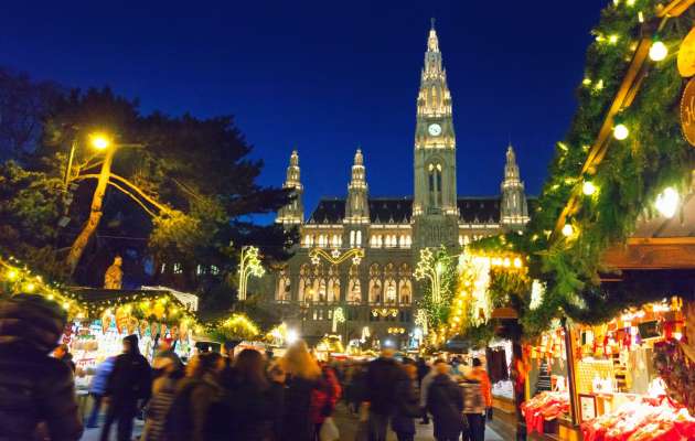 Vienna_s Winter Wonderland_ What To Bring to the City_s Famous Balls