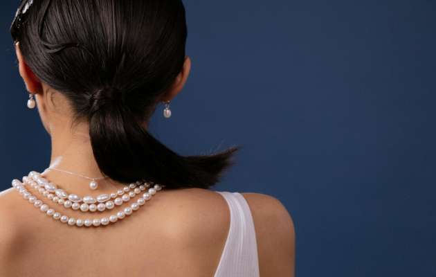 pearl necklace