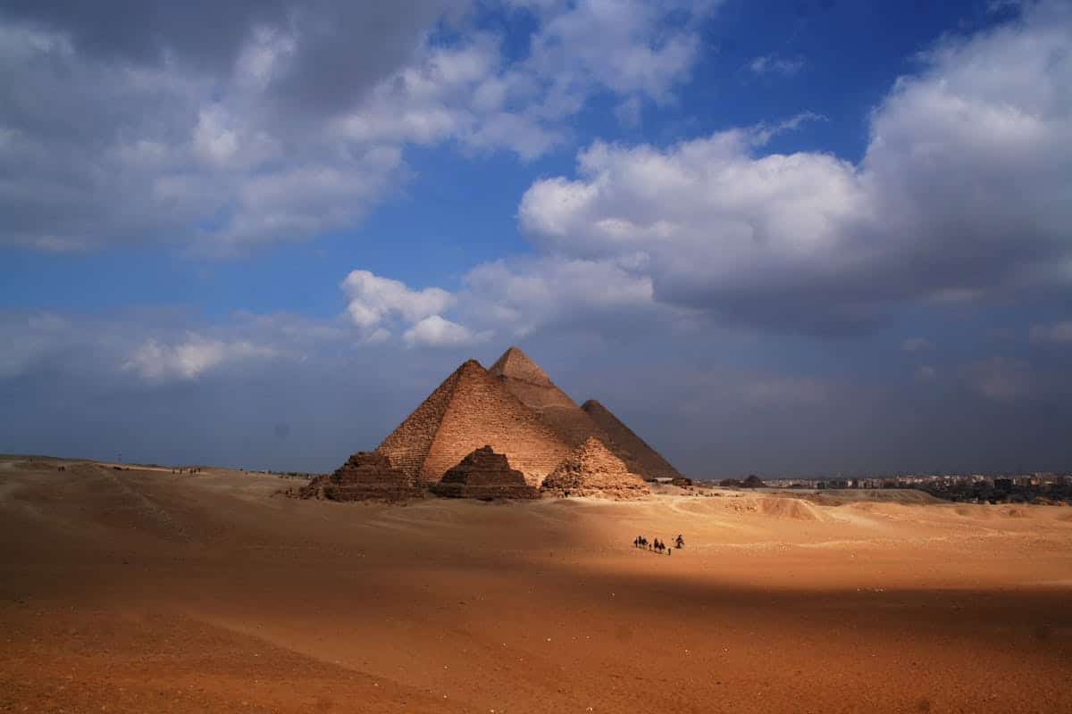 Giza Necropolis AI photos