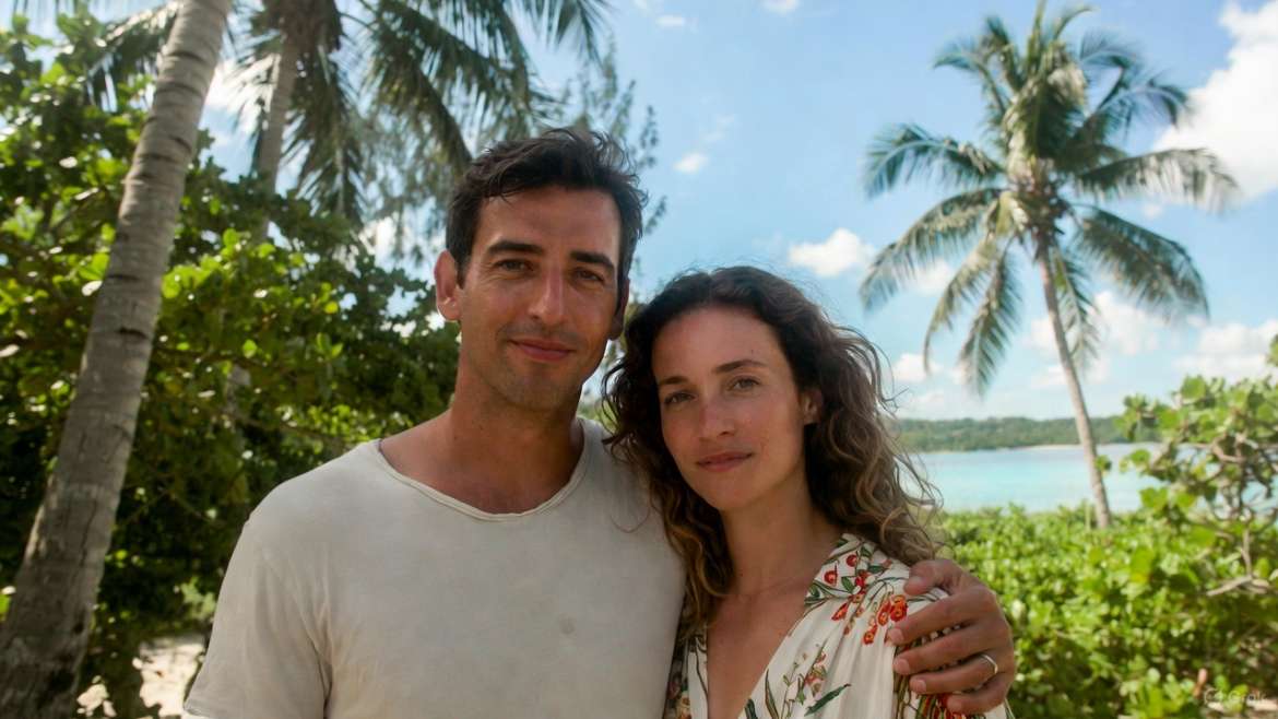 Couple traveling together